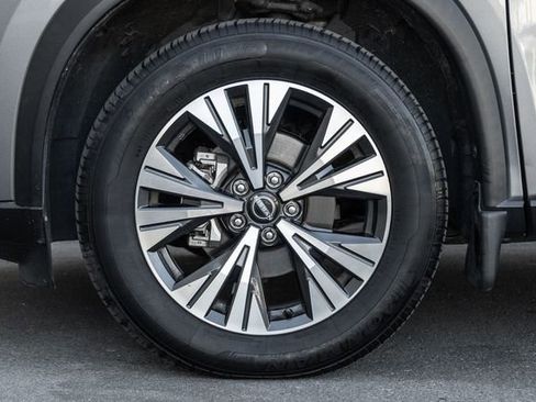 Used 2023 Nissan Rogue SV image 14