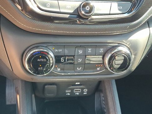 Used 2021 Chevrolet TrailBlazer ACTIV w/ Sun and Liftgate Package image 16