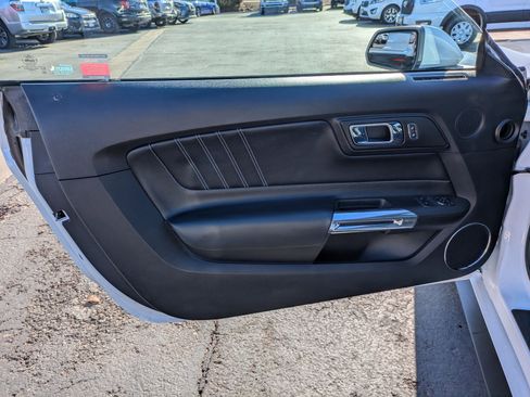 Used 2016 Ford Mustang GT Premium image 12