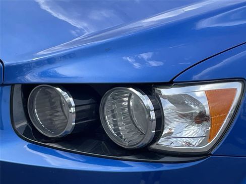 Used 2016 Chevrolet Sonic LT FWD image 7