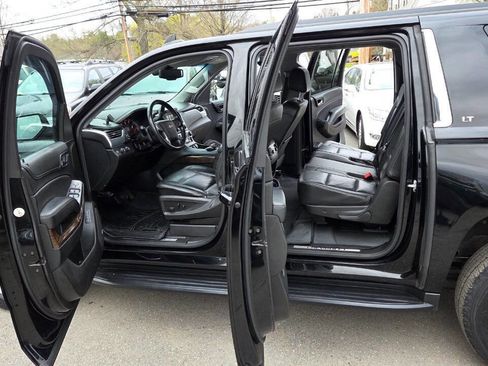 Used 2019 Chevrolet Suburban LT image 25