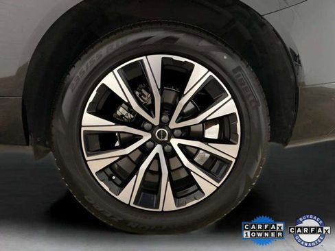 Used 2025 Volvo XC60 B5 Plus image 30