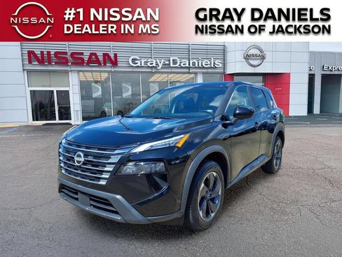 Used 2025 Nissan Rogue SV FWD image 3