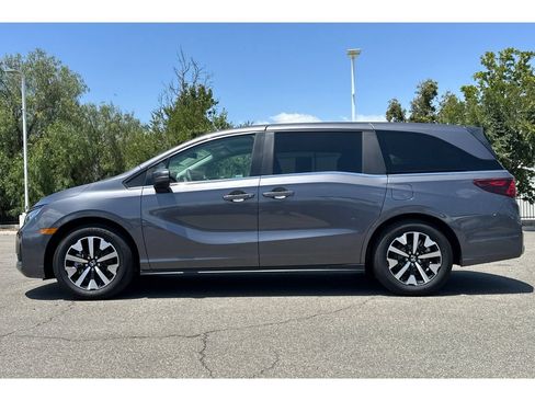 Certified 2026 Honda Odyssey EX-L image 2