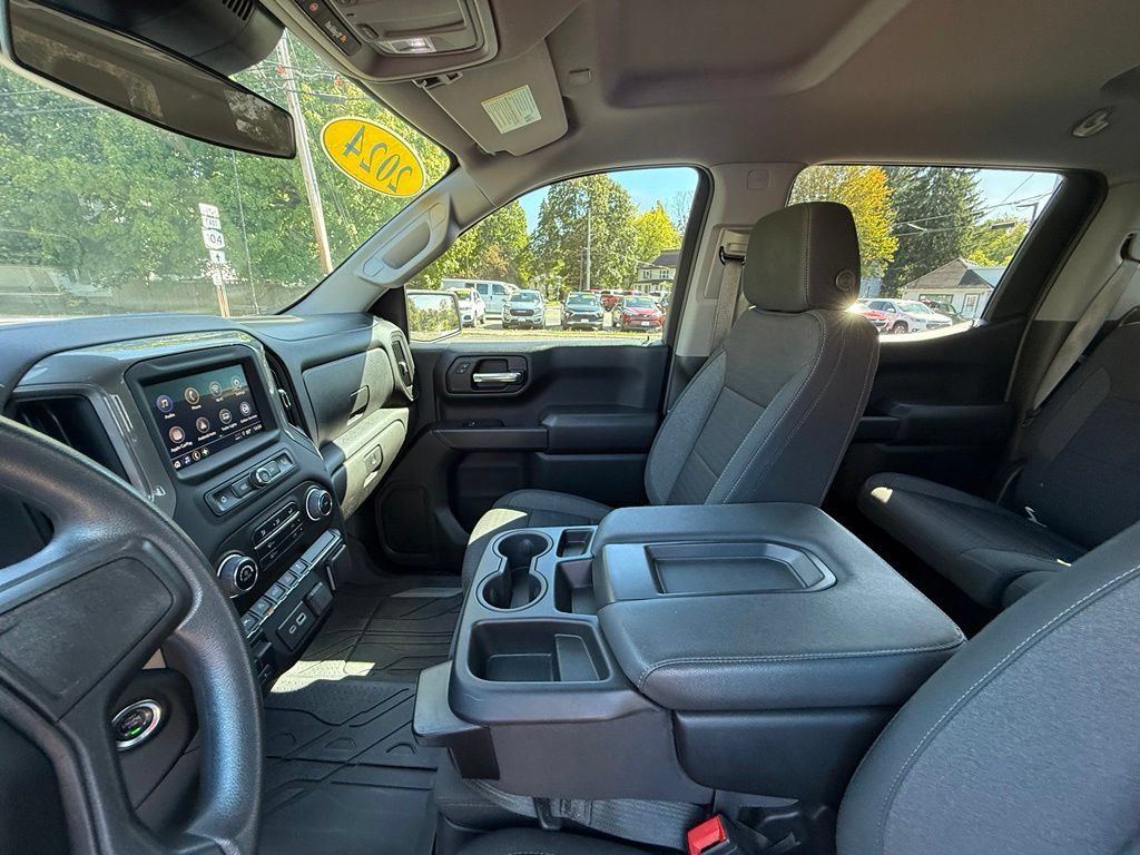 Used 2024 Chevrolet Silverado 1500 Custom w/ Rally Edition AWD/4WD image 18