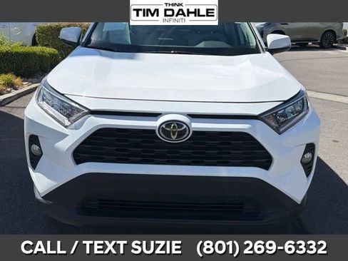 Used 2020 Toyota RAV4 XLE w/ XLE Grade Weather Package AWD/4WD image 4