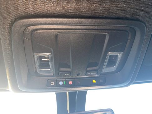 Used 2022 GMC Sierra 2500 AT4 w/ Gooseneck/5TH Wheel Package AWD/4WD image 13