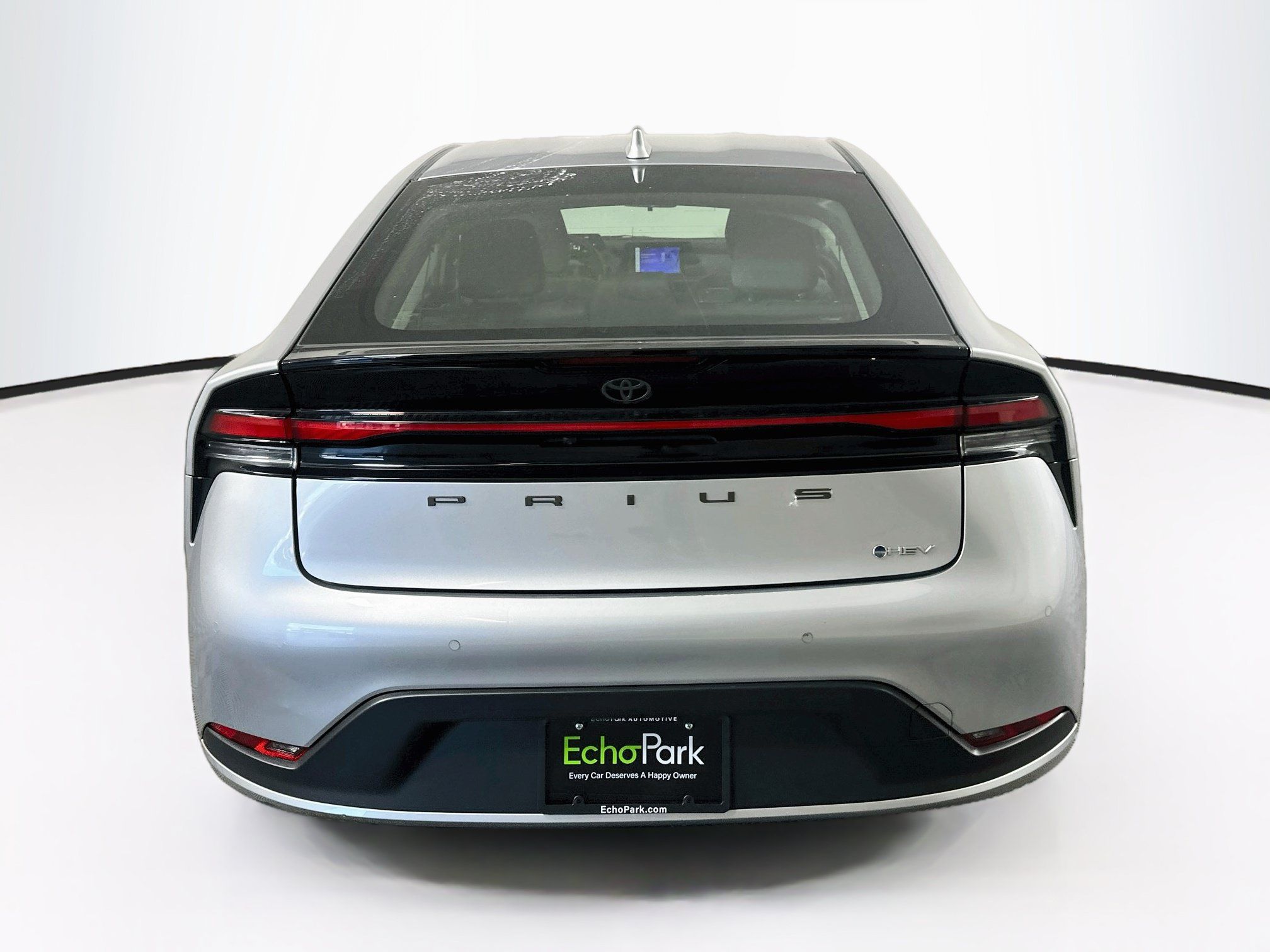 Used 2025 Toyota Prius LE FWD image 7
