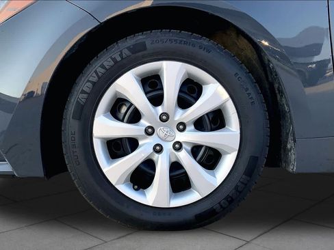Used 2025 Toyota Corolla LE FWD image 11