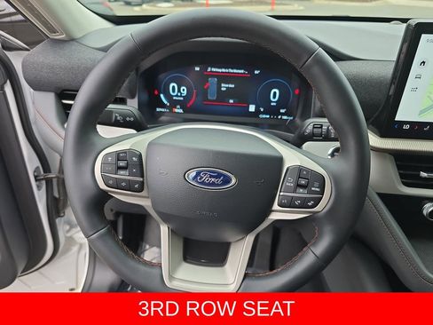 Used 2025 Ford Explorer Active RWD image 18