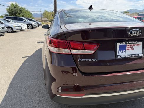 Used 2018 Kia Optima LX w/ 17" Alloy Wheels Package FWD image 19