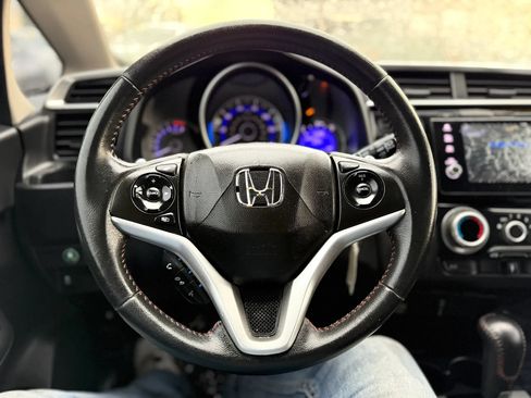 Used 2018 Honda Fit Sport image 25