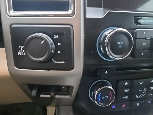 Used 2017 Ford F250 Lariat image 10