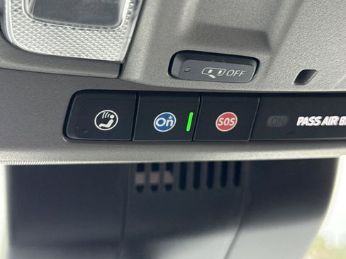 Used 2023 Chevrolet Silverado 1500 LT image 21