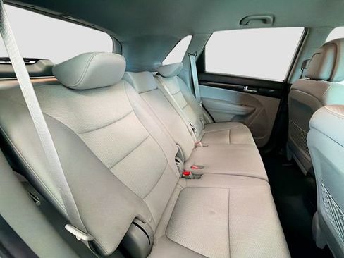 Used 2013 Kia Sorento LX image 26