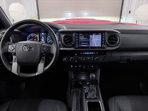 Used 2022 Toyota Tacoma TRD Sport w/ TRD Premium Sport Package AWD/4WD image 22