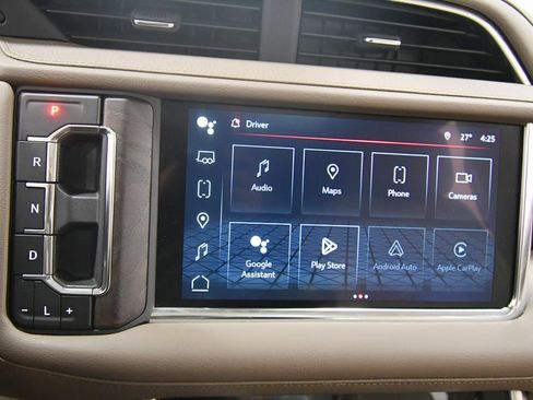 Used 2024 GMC Yukon XL Denali image 24