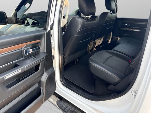 Used 2017 RAM 1500 Laramie w/ Convenience Group AWD/4WD image 8