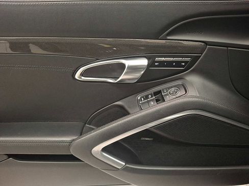 Used 2017 Porsche 911 Turbo image 12