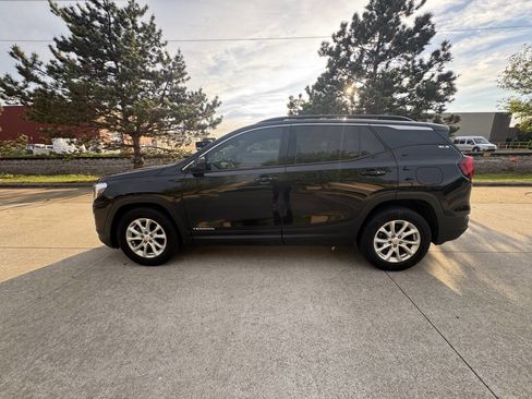 Used 2019 GMC Terrain SLE w/ Driver Convenience Package FWD image 3