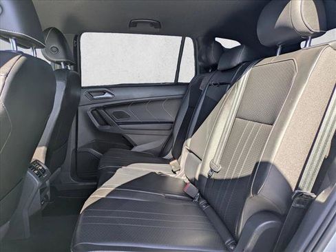 Used 2022 Volkswagen Tiguan SE R-Line image 16