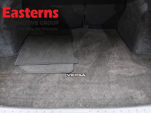 Used 2024 Nissan Versa SV FWD image 9