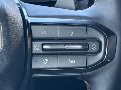 New 2026 GMC Acadia AT4 image 21