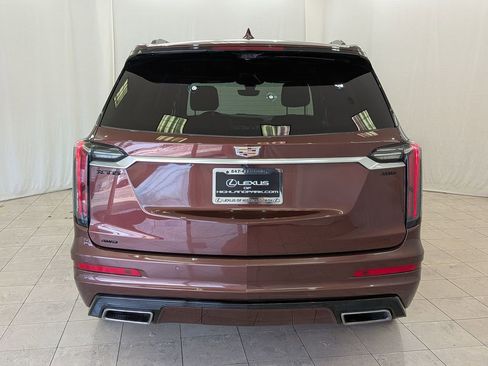 Used 2023 Cadillac XT6 Sport w/ Technology Package AWD/4WD image 8