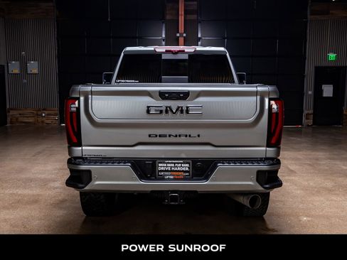 Used 2025 GMC Sierra 2500 Denali Ultimate image 7