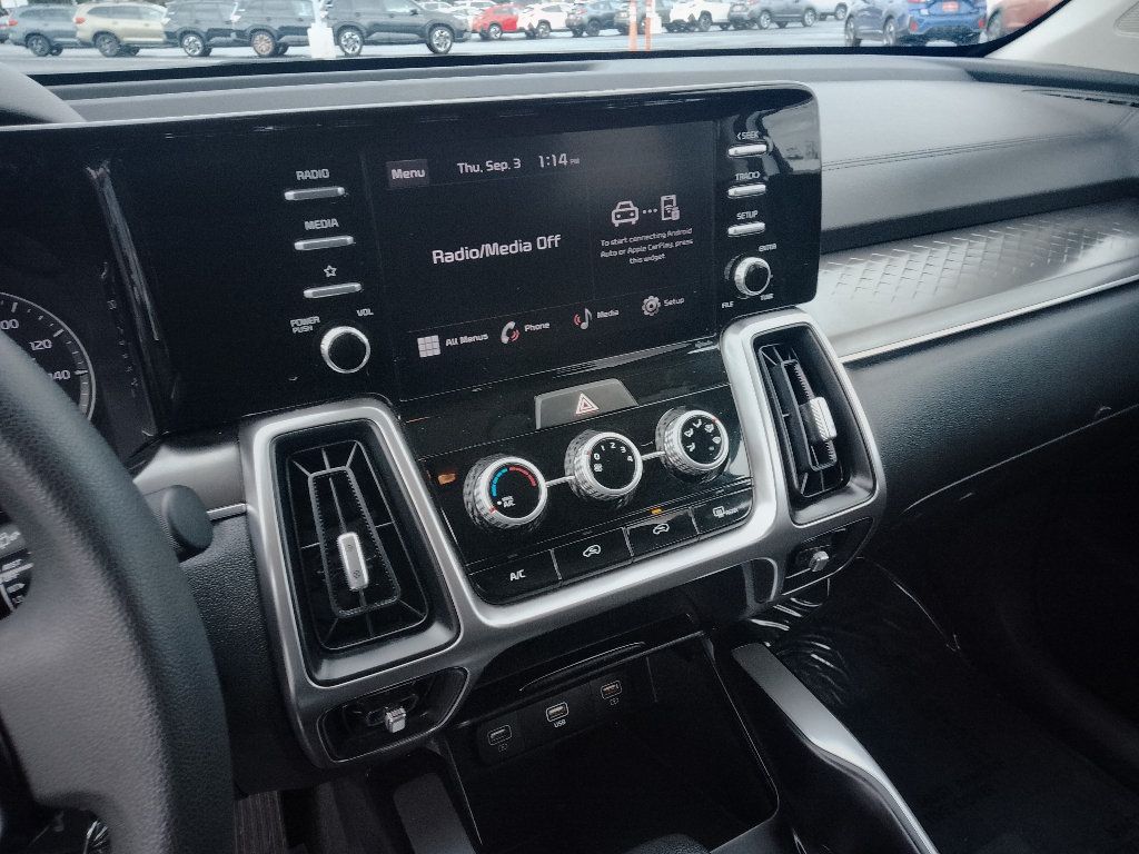 Used 2023 Kia Sorento LX AWD/4WD image 19