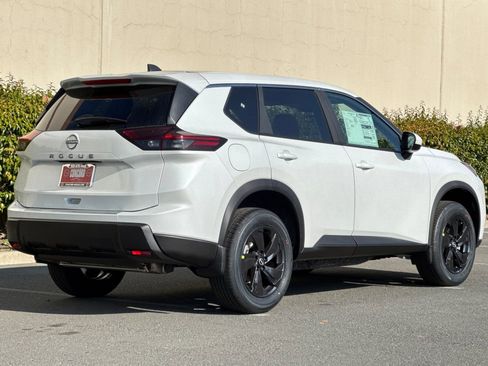 New 2026 Nissan Rogue SV w/ Cold Weather Package FWD image 4