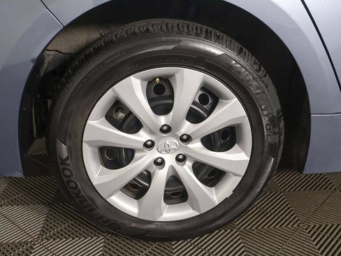 Used 2023 Toyota Corolla LE FWD image 17