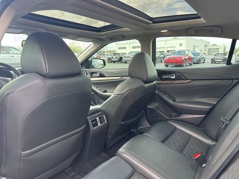 Used 2017 Nissan Maxima Platinum w/ Medallion Package image 30