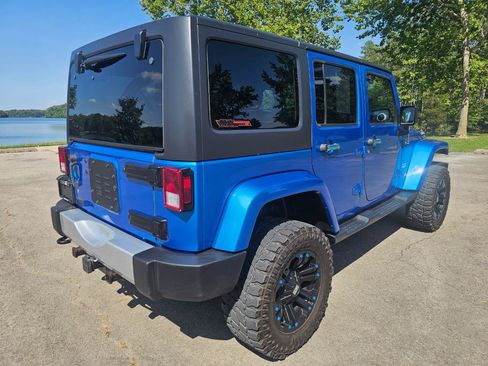 Used 2015 Jeep Wrangler Unlimited Sahara AWD/4WD image 5
