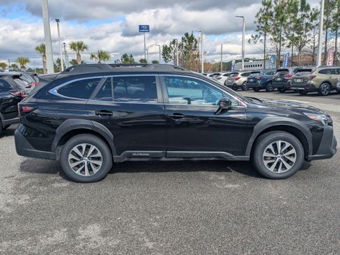 Certified 2023 Subaru Outback Premium image 3