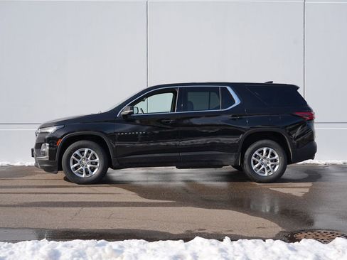 Used 2023 Chevrolet Traverse LS w/ Safety Package image 6