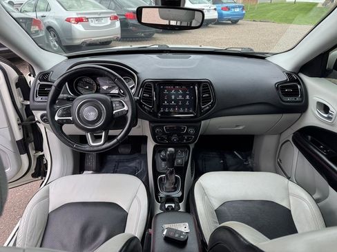 Used 2018 Jeep Compass Limited w/ Navigation Group AWD/4WD image 32