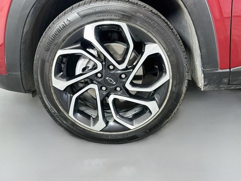Used 2024 Chevrolet Trax RS w/ Sunroof Package FWD image 31