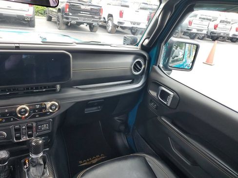 Used 2024 Jeep Wrangler Unlimited Sahara AWD/4WD image 15