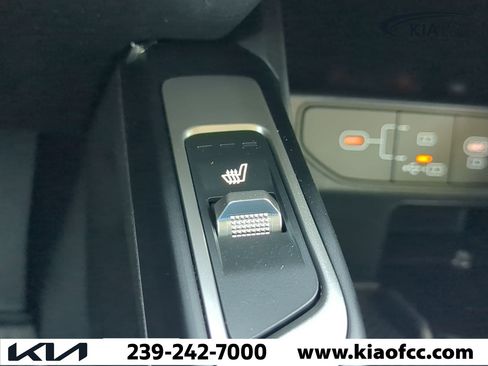 New 2025 Kia Sorento S image 23