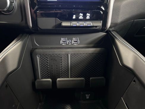 New 2026 RAM 1500 4x4 Crew Cab image 18