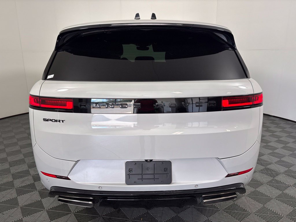 Used 2025 Land Rover Range Rover Sport Dynamic SE AWD/4WD image 6