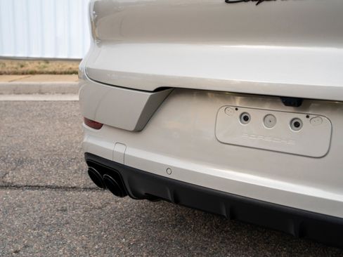 Certified 2024 Porsche Cayenne S image 13