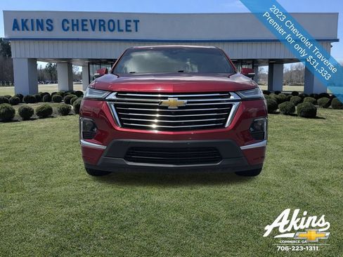 Used 2023 Chevrolet Traverse Premier FWD image 10