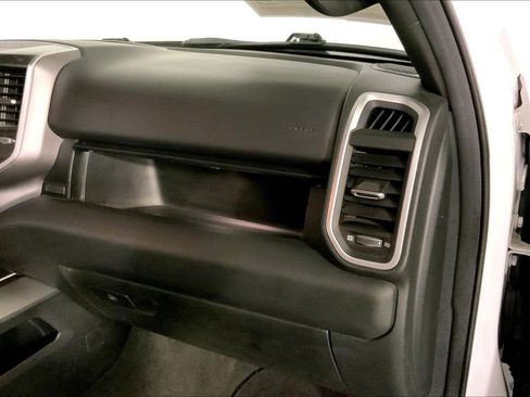 Used 2022 RAM 1500 Big Horn AWD/4WD image 16