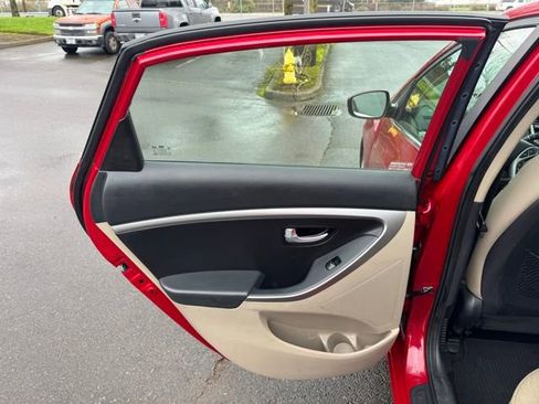 Used 2013 Hyundai Elantra GT w/ Tech Pkg image 10