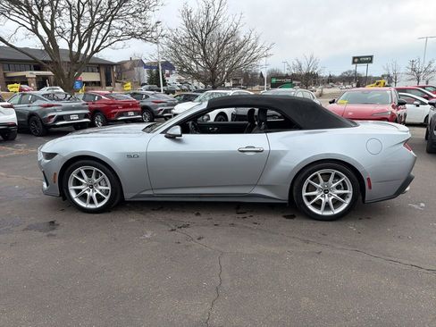 Used 2025 Ford Mustang GT Premium RWD image 18