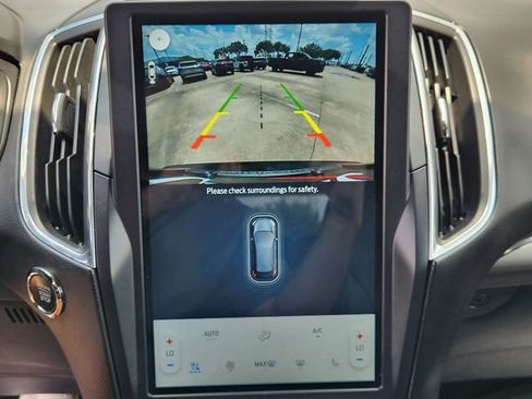 Used 2022 Ford Edge Titanium w/ Equipment Group 301A AWD/4WD image 17