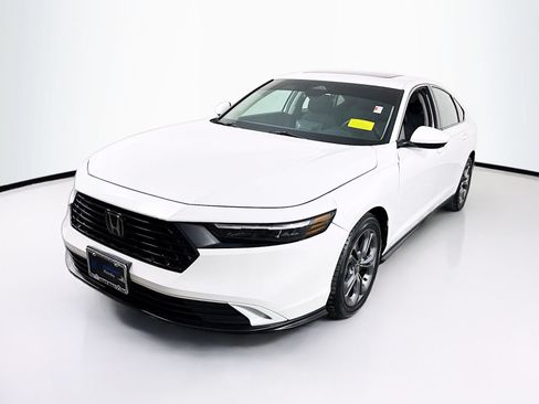 Used 2024 Honda Accord EX image 3