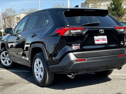 Used 2025 Toyota RAV4 LE image 11